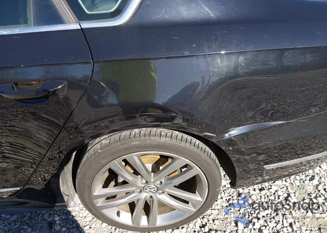 2017 Volkswagen Passat 1.8T R-Line z USA, uszkodzony, nr VIN 1VWDT7A37HC080379